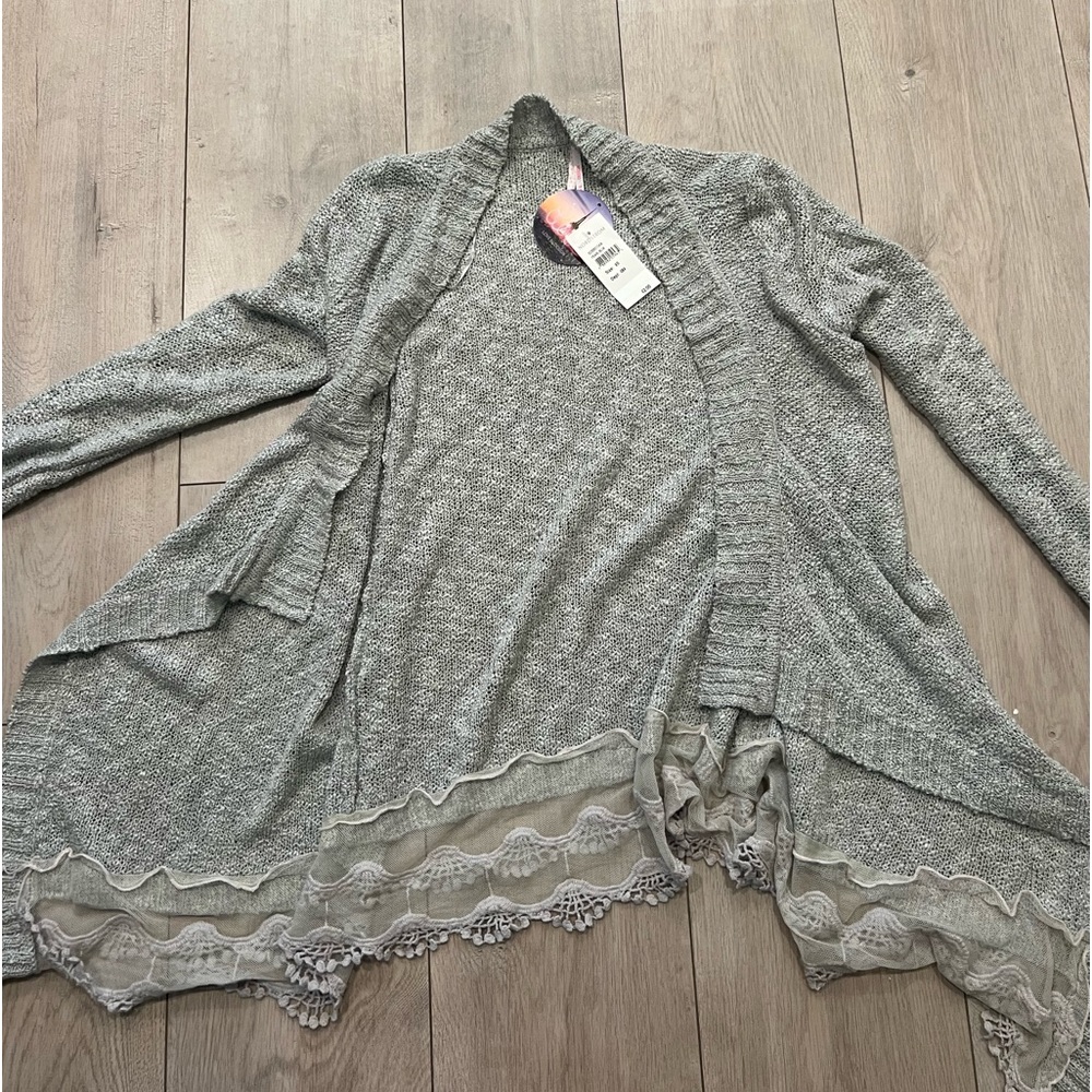 Gray cardigan with lace trimming